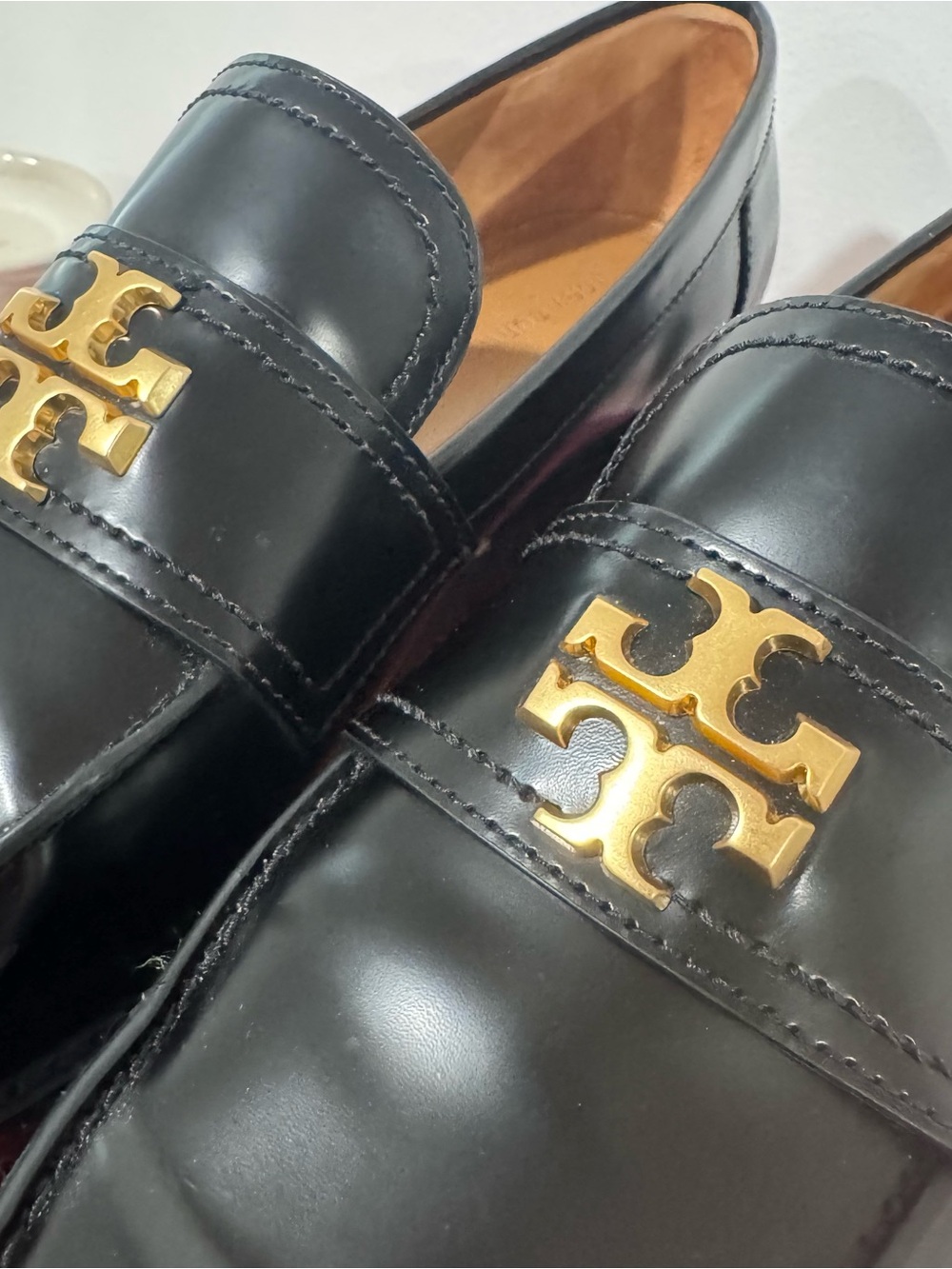 Tory Burch Mini Everly Chunky Lug Sole Leather Loafers Black Gold Logo 8.5 $398 - Picture 6 of 12